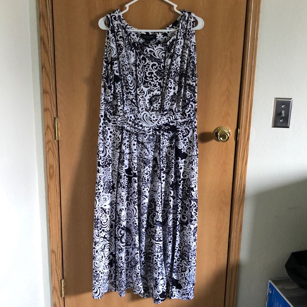 Everywhere dress in Navy and white.